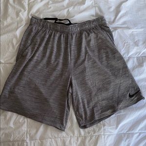 nike veneer shorts